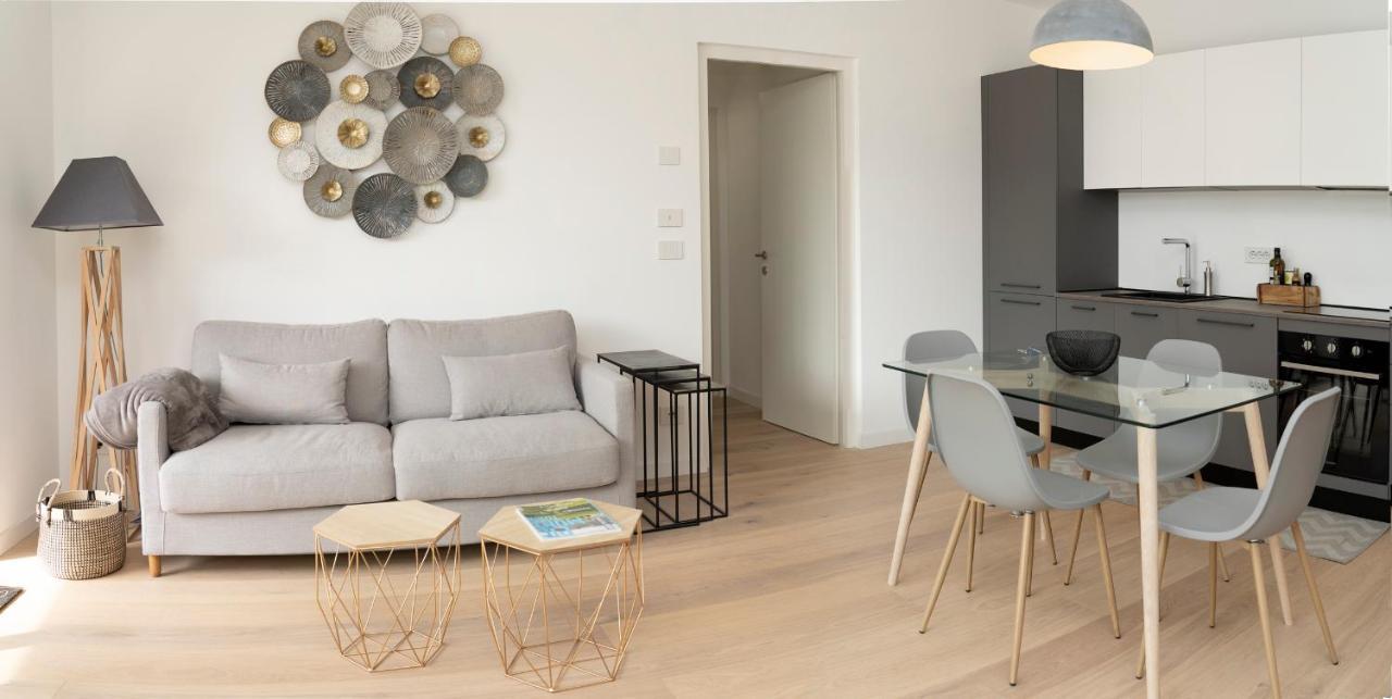 Serviced Apartments By Hotel De Charme Laveno Zewnętrze zdjęcie