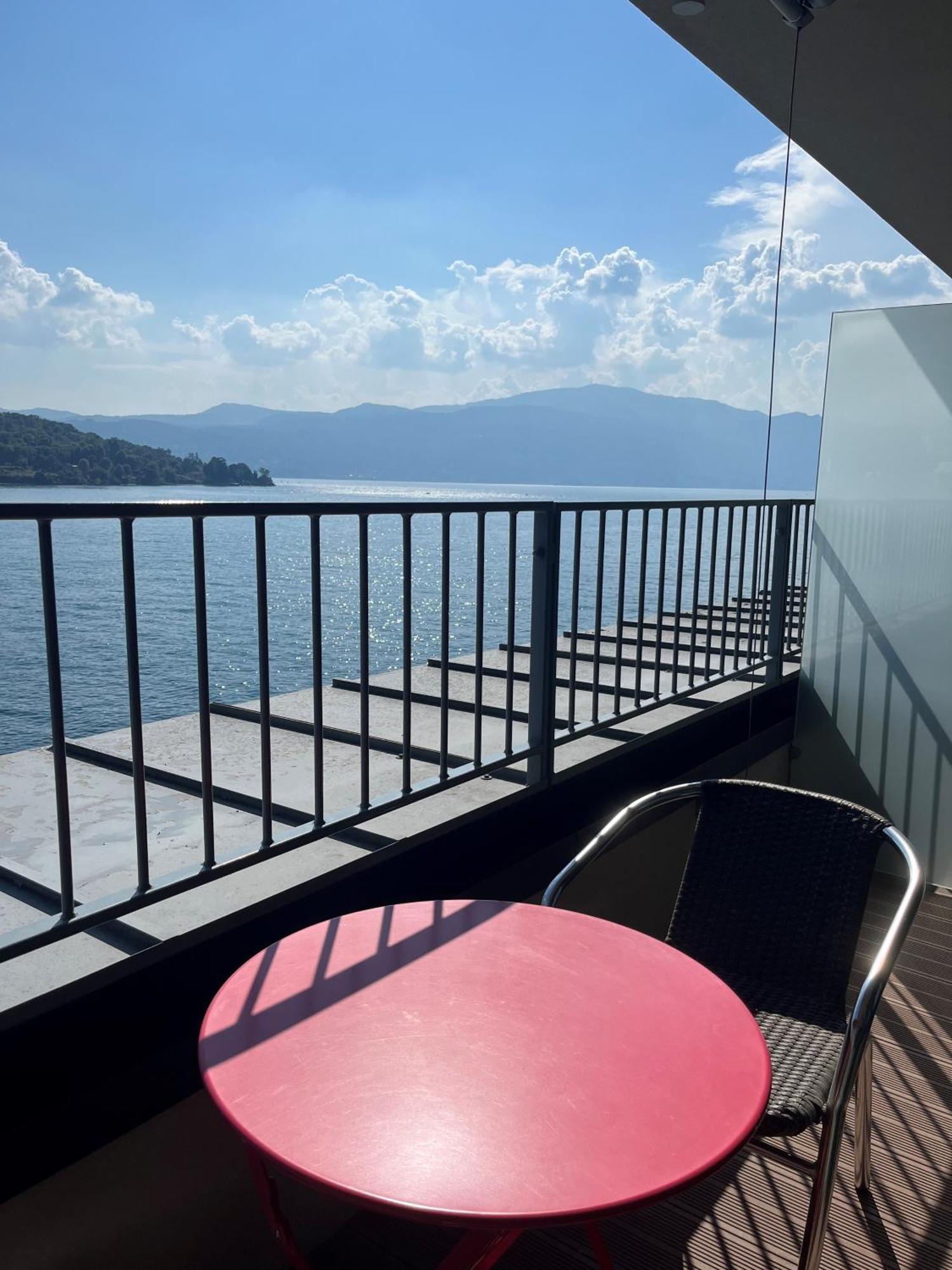 Serviced Apartments By Hotel De Charme Laveno Zewnętrze zdjęcie